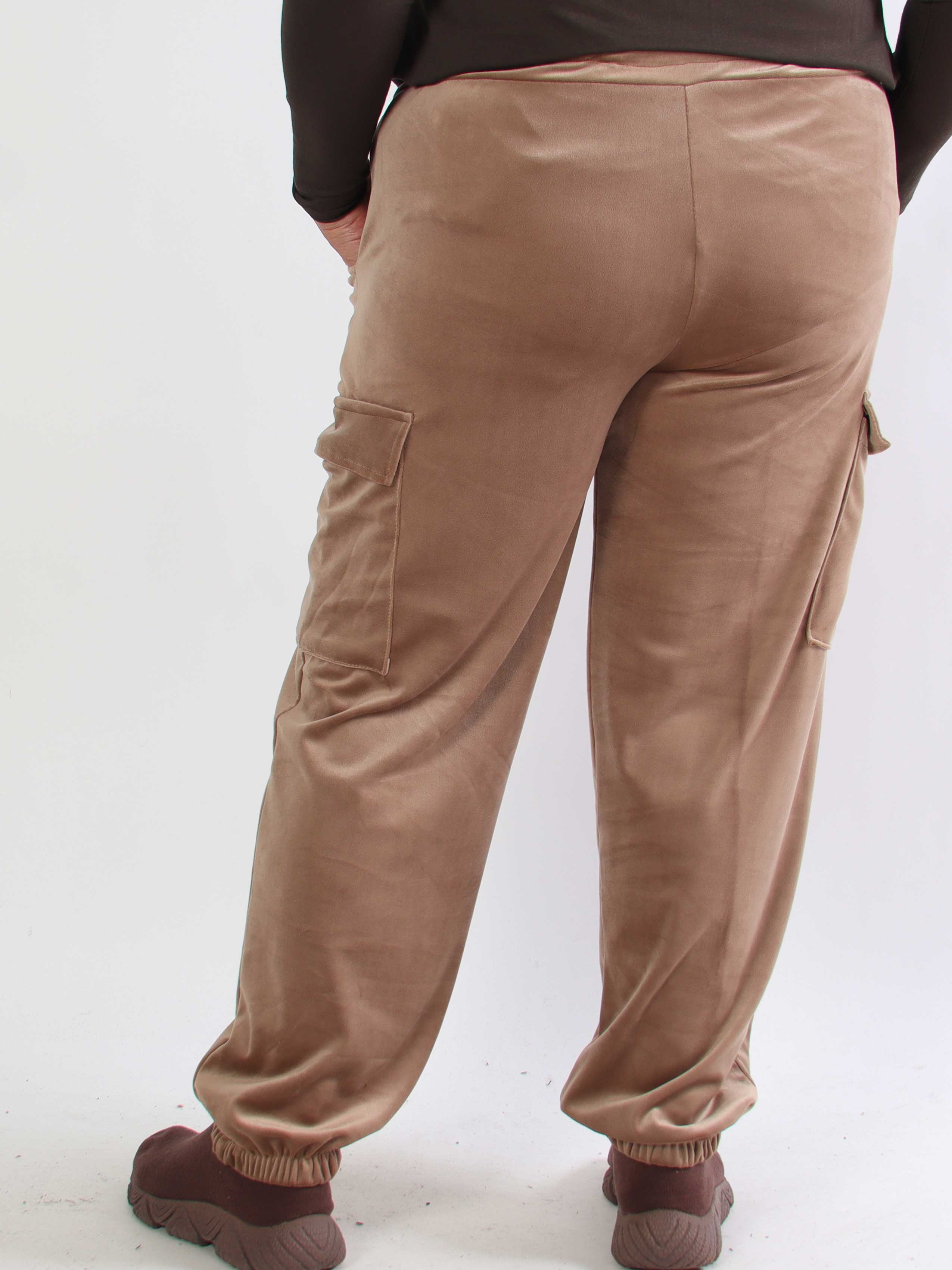 Pippa - Bløde plus size cargobukser i velour